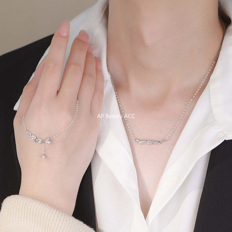 B관 - 999 실버 플라워 나비 디자인 커플 목걸이 [YC1811N_1] 25.11-3