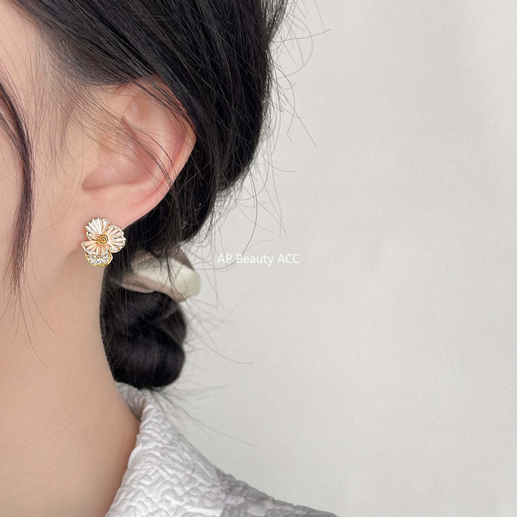 C관 - 숲 속 스타일 아이리스 14K 도금 은침 귀걸이 [3913] 24.05-1