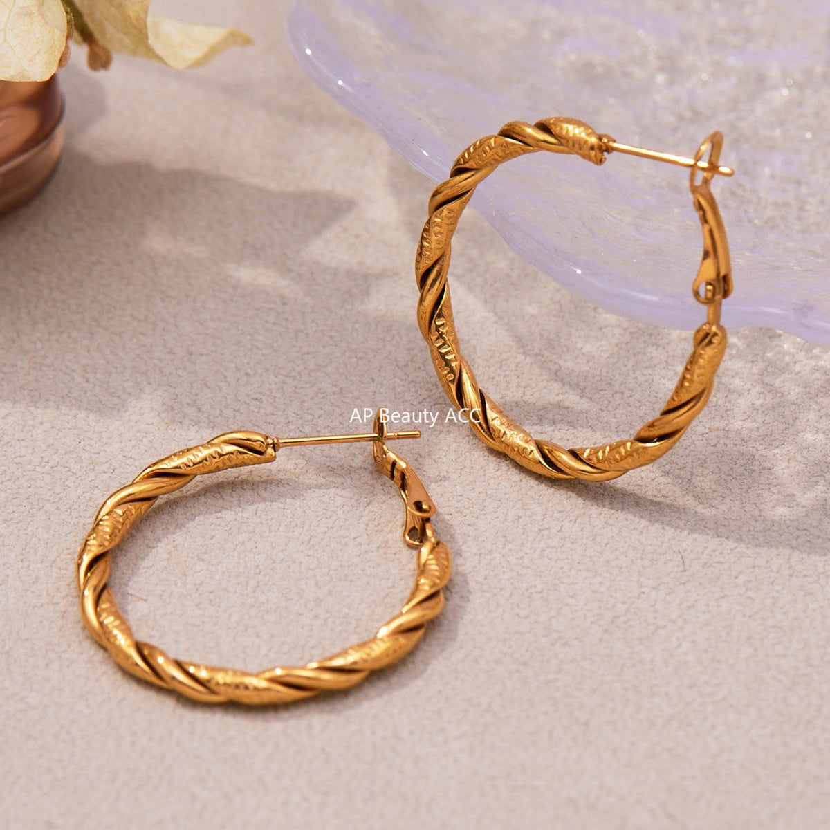 D관 - 스테인리스 18K 도금 레이어 하트 트위스트 귀걸이 [F753] 25.11-1