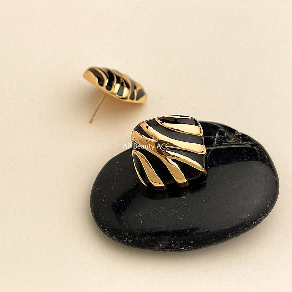 C관 - 블랙 골드 지브라 패턴 사각형 은침 귀걸이 [5493] 25.02-1