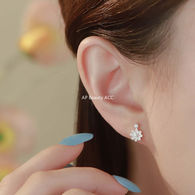 B관 - 999 실버 데이지 플라워 큐빅 귀걸이 [YC7307E_1] 25.09-4