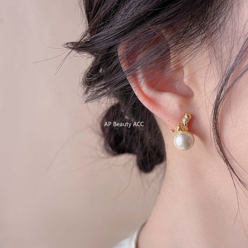 C관 - 14K 도금 디자이너 하트 코튼펄 귀걸이 [4100] 24.05-5