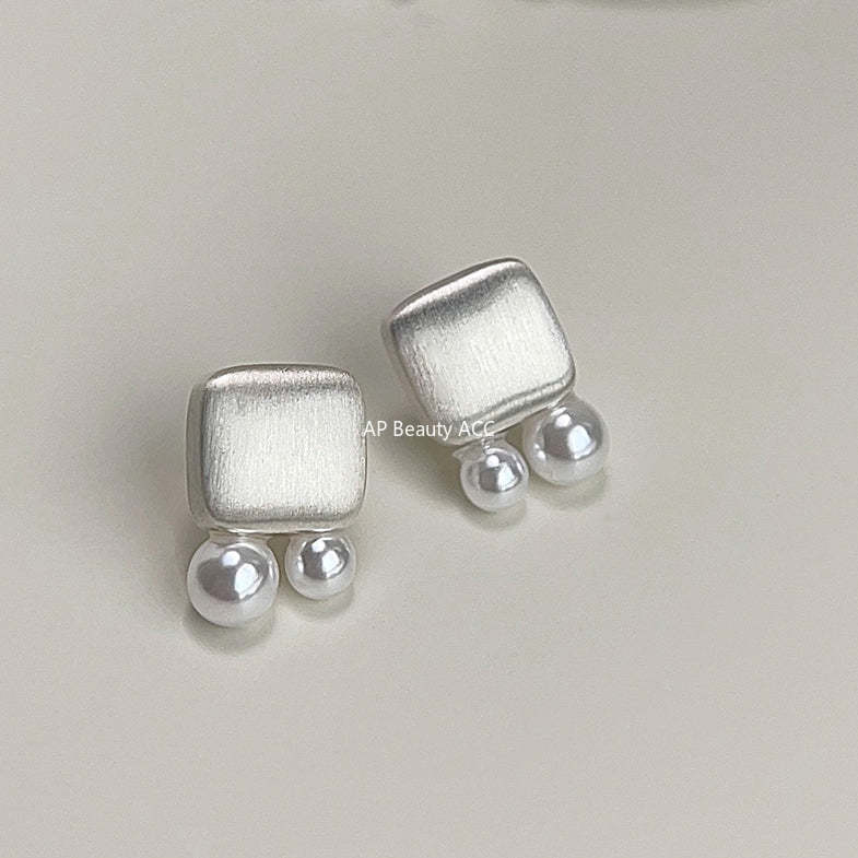 C관 - 데일리 백금 도금 브러시 금속 느낌 기하학적 진주 귀걸이 [2682] 24.04-3