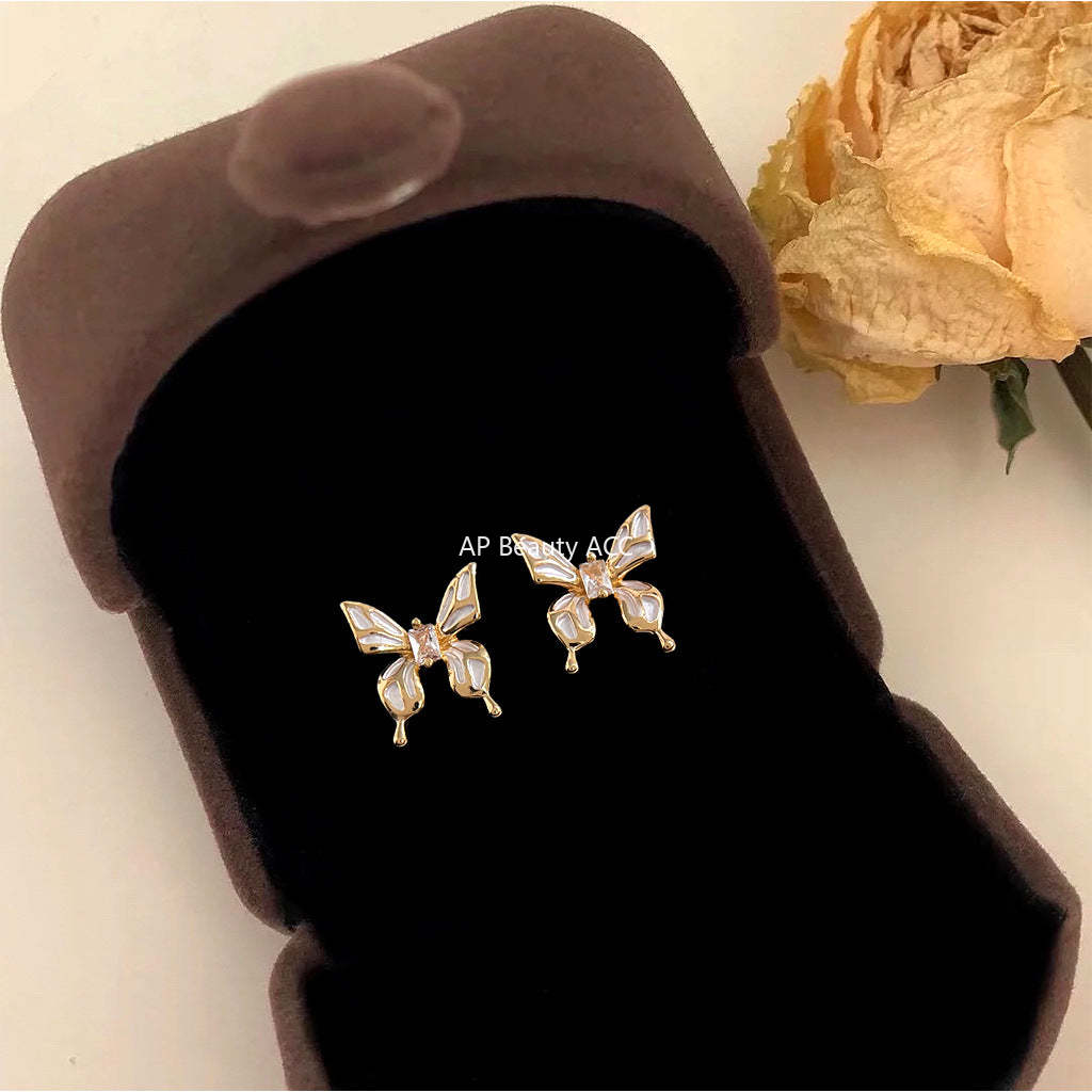 C관 - 미니 큐빅 14K 도금 오일 코팅 나비 귀걸이 [4425] 24.06-4